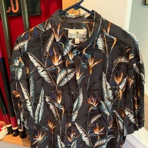 Men’s casual shirt short sleeve.